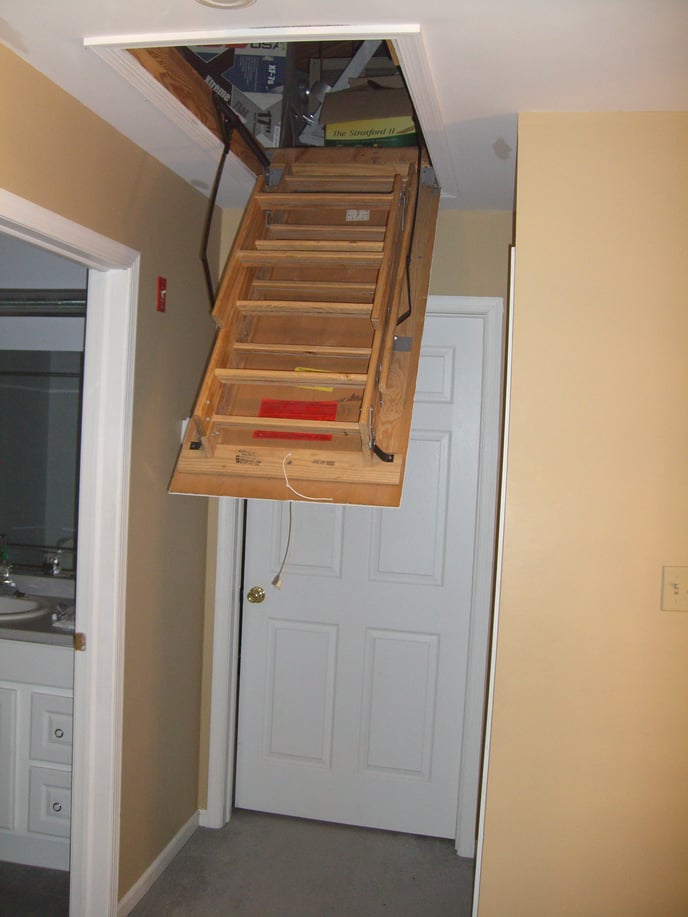 Attic_ladder_opening